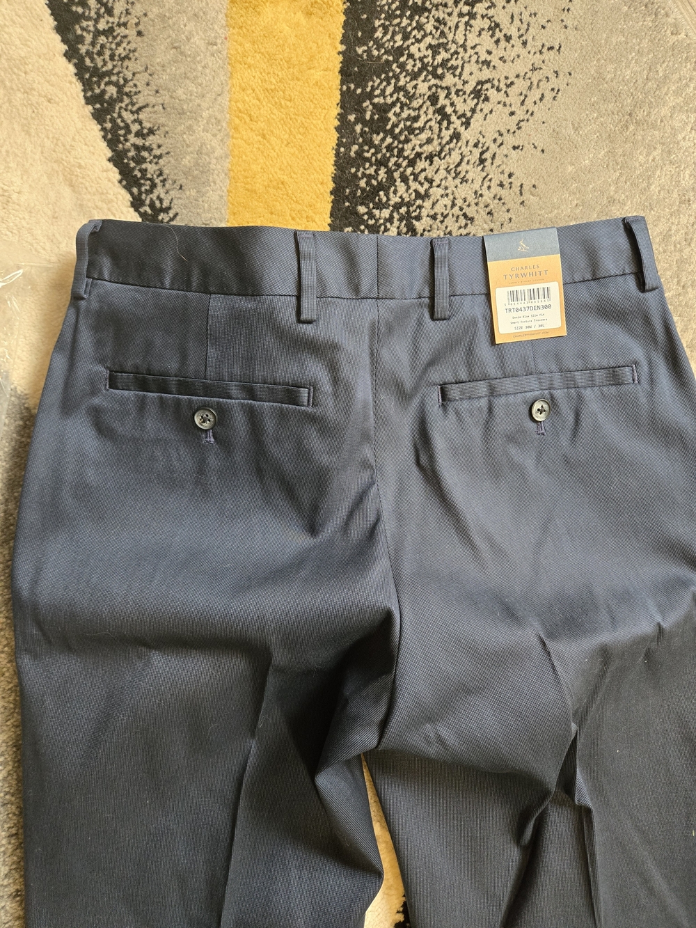 Charles Tyrwhitt Men's Dress Pants in Navy Blue - Picture 7 of 8
